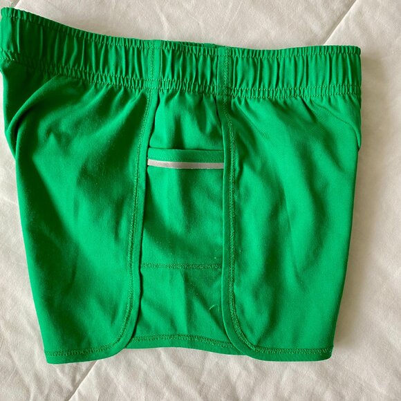 Primary Green Lightweight Short Running Shorts Size 8-9 - Picture 7 of 8